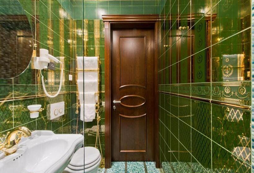 سوییت, Aqua Center Apartments