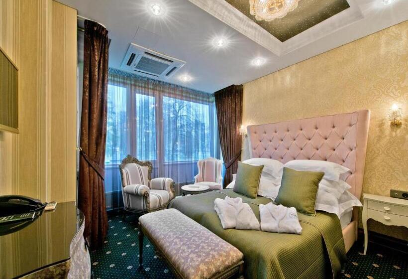 سوییت, Aqua Center Apartments