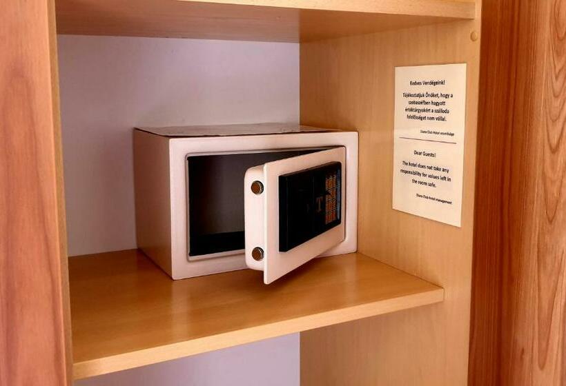 غرفة قياسية فردية بدون مكييف هواء, Diana Club