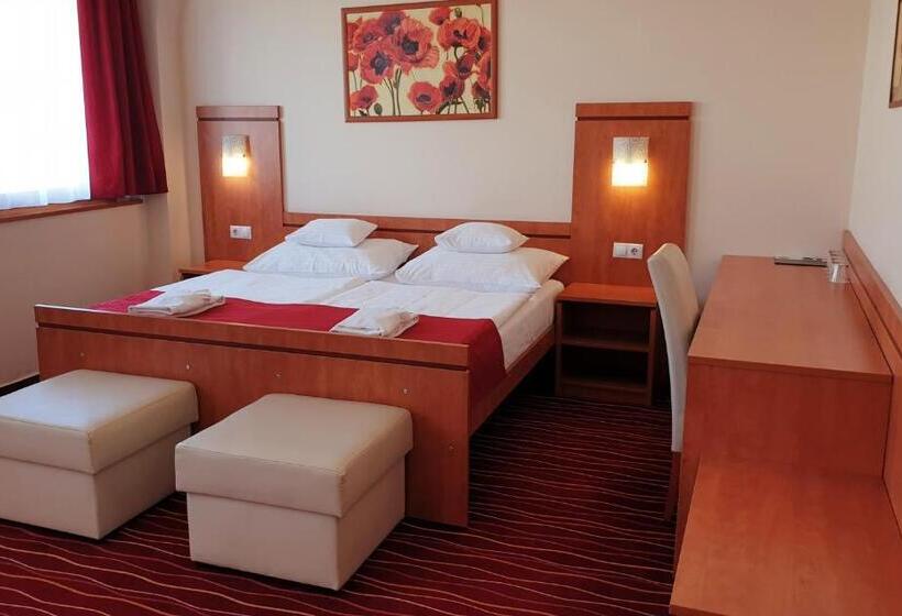 غرفة سوبيريور عائلية, Diana Club