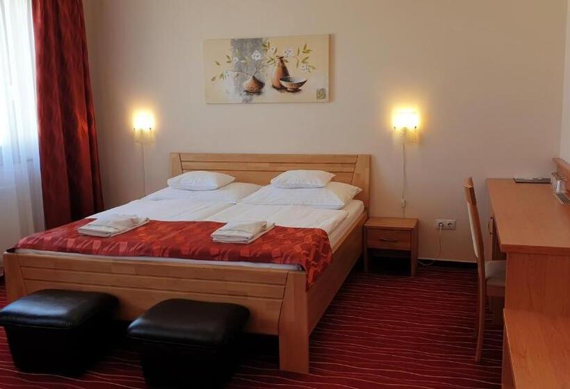 غرفة سوبيريور عائلية, Diana Club