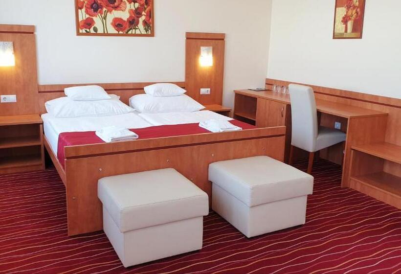 غرفة سوبيريور عائلية, Diana Club