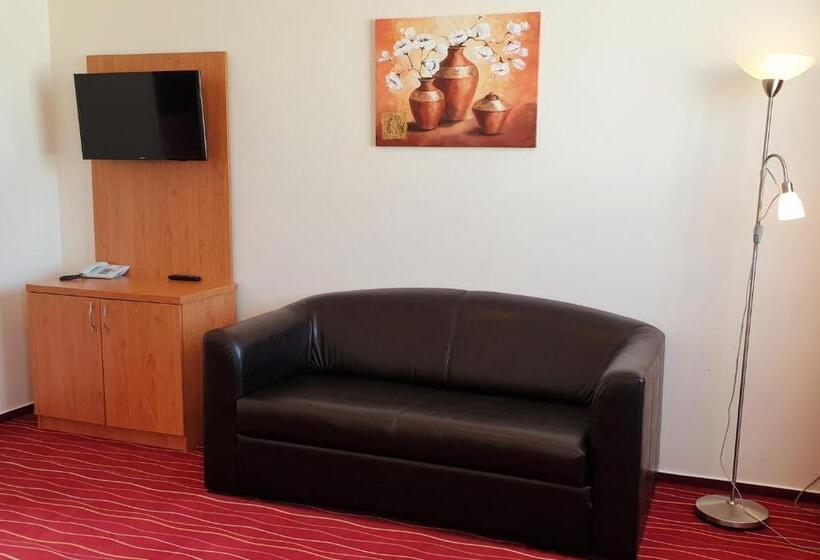 غرفة سوبيريور عائلية, Diana Club