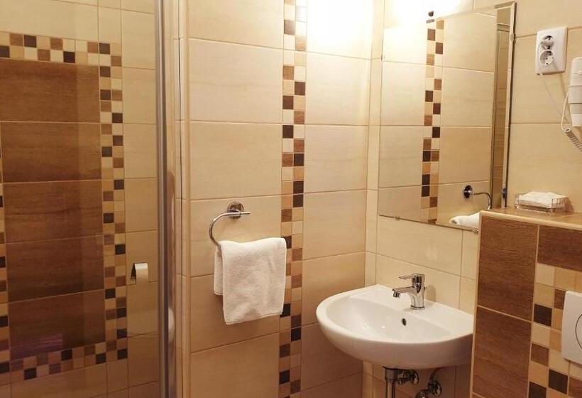 غرفة سوبيريور عائلية, Diana Club