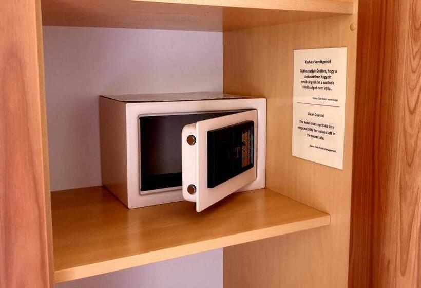 غرفة قياسية ثلاثية, Diana Club