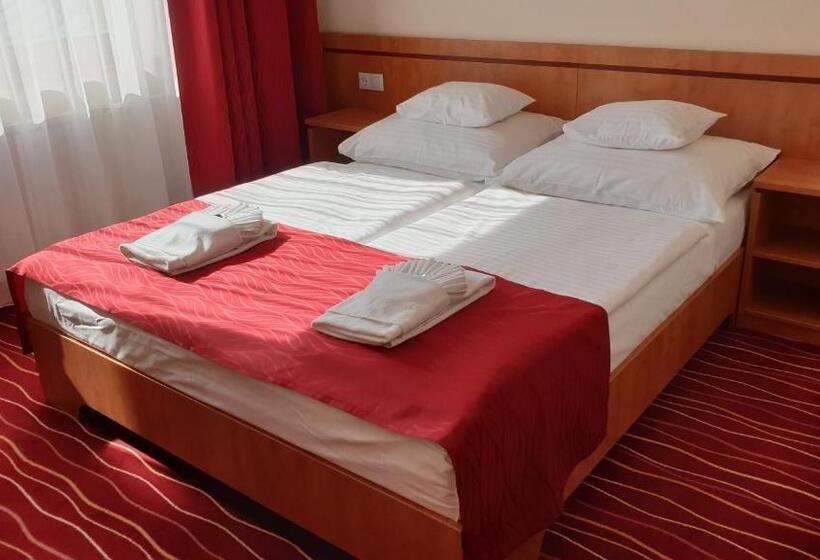 غرفة قياسية, Diana Club