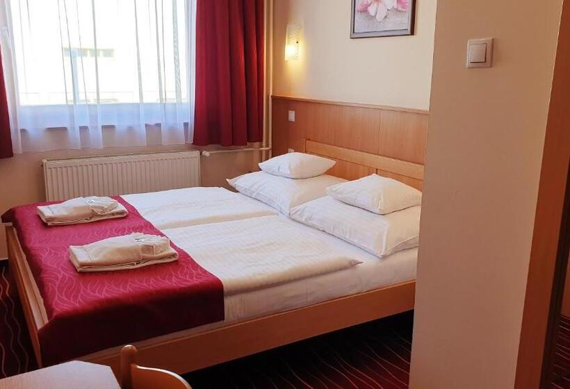 غرفة قياسية, Diana Club