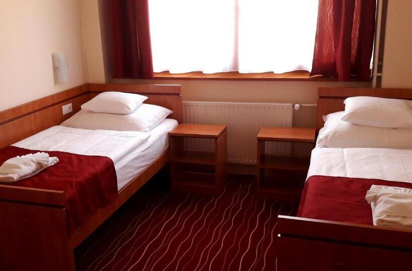 غرفة قياسية, Diana Club