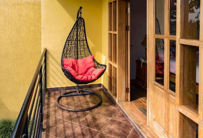 Deluxe Room, Fort Fun City
