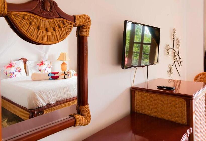 اتاق لوکس, Fort Fun City