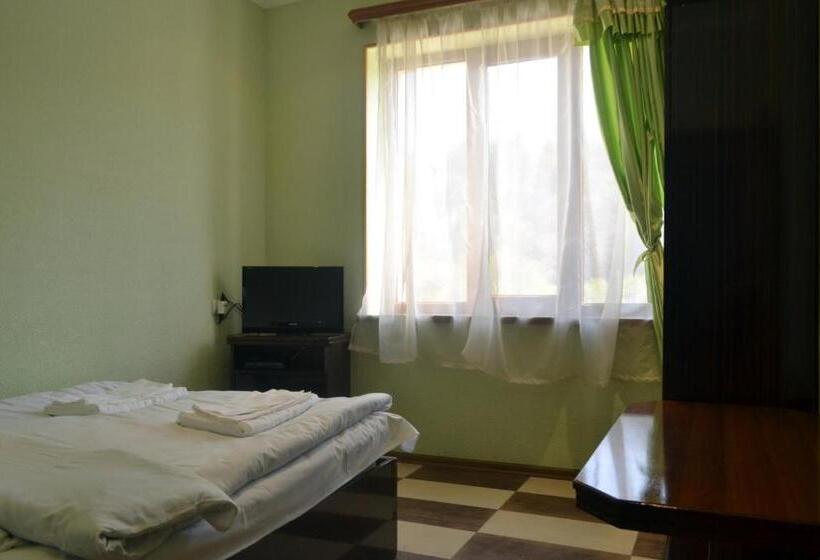 スタンダード4人部屋, Nirvana