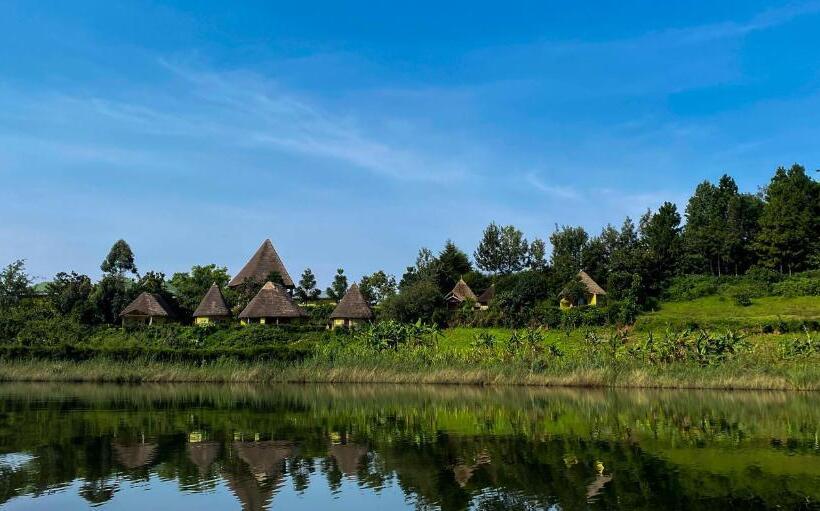 اتاق خانوادگی, Paradise Eco Hub