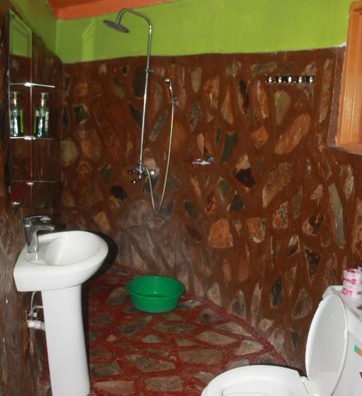 اتاق خانوادگی, Paradise Eco Hub