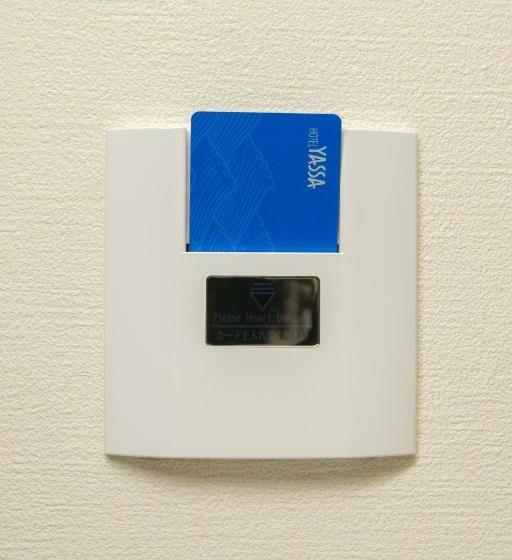 标准单人间, Yassa