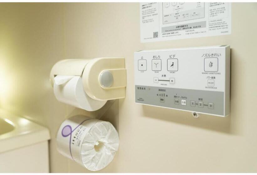 标准单人间, Yassa