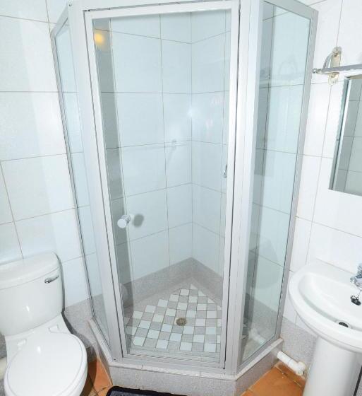 اتاق استاندارد, N1 Hotel & Campsite Victoria Falls