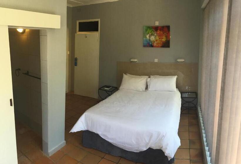 اتاق لوکس, N1 Hotel & Campsite Victoria Falls