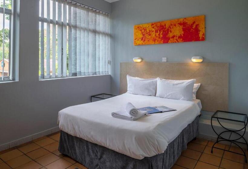 اتاق لوکس, N1 Hotel & Campsite Victoria Falls