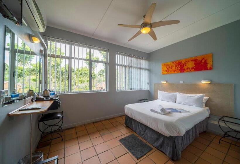 اتاق لوکس, N1 Hotel & Campsite Victoria Falls