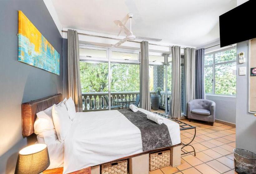 اتاق لوکس, N1 Hotel & Campsite Victoria Falls