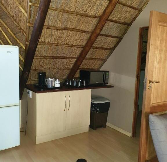 חדר משפחתי, The Cedars Bed And Breakfast