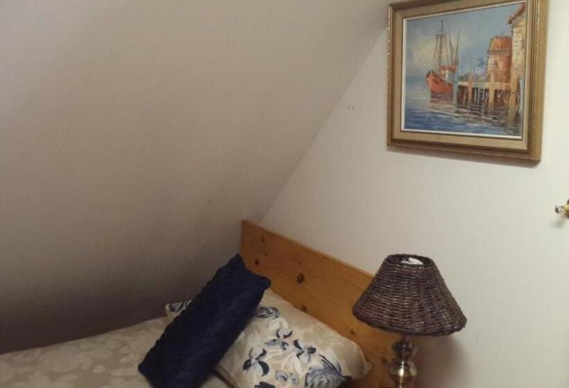 חדר משפחתי, The Cedars Bed And Breakfast