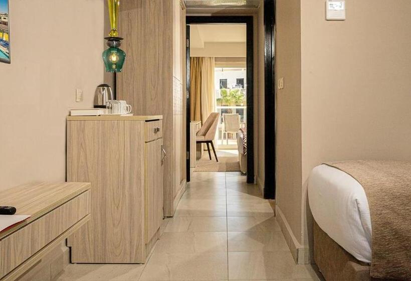 اتاق خانوادگی, Amarina Abu Soma Resort & Aquapark