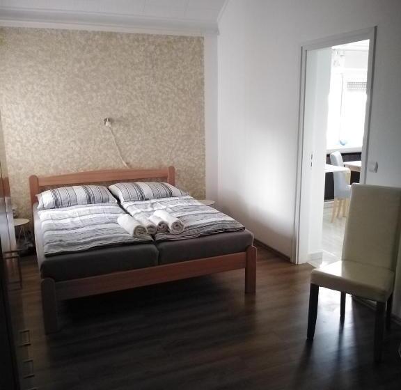 标准间, Coraline Vendégház