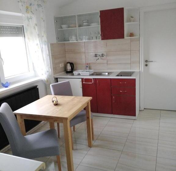 标准间, Coraline Vendégház