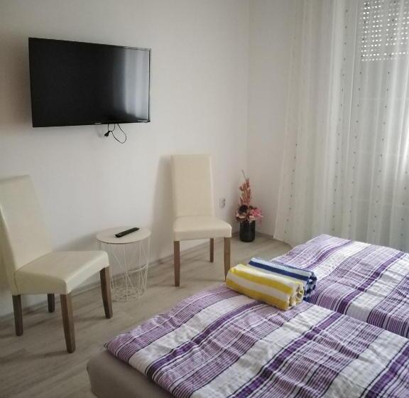 Apartamento 2 Dormitórios, Coraline Vendégház