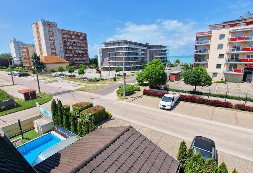 Апартаменты 1 Спальня, Napsugár Apartmanház