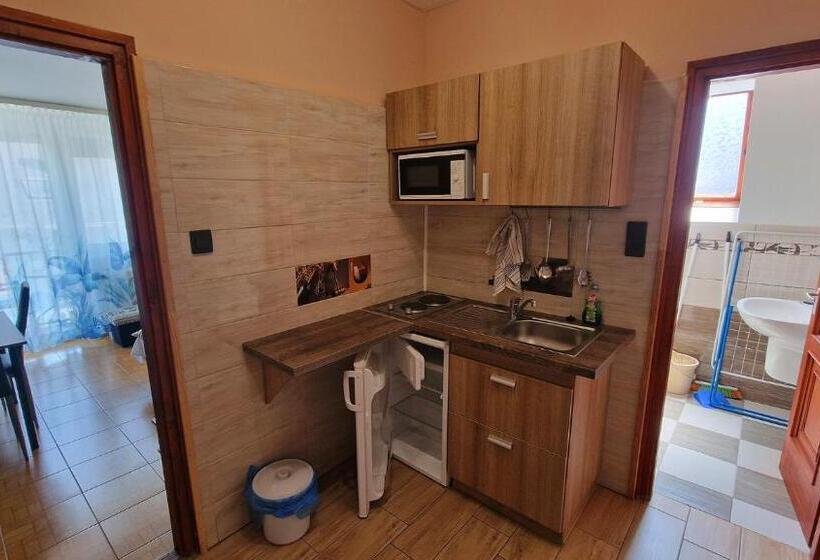 Апартаменты 1 Спальня, Napsugár Apartmanház