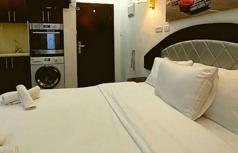 اتاق لوکس, Assaraya