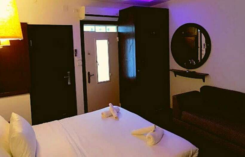 اتاق لوکس, Assaraya