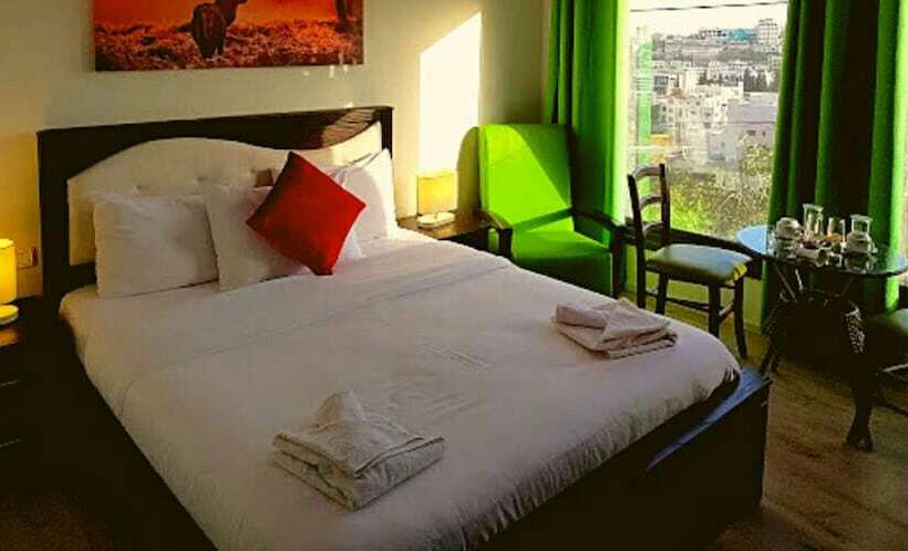 اتاق لوکس, Assaraya