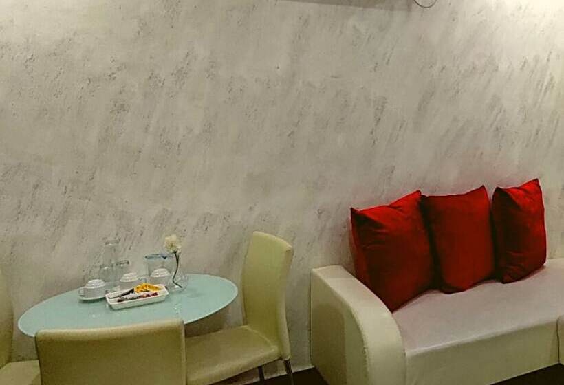 سوییت لوکس, Assaraya