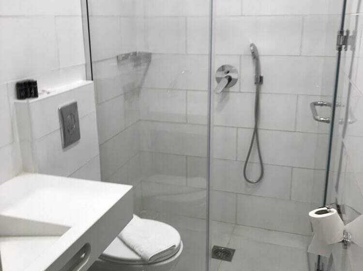 اتاق لوکس, Assaraya