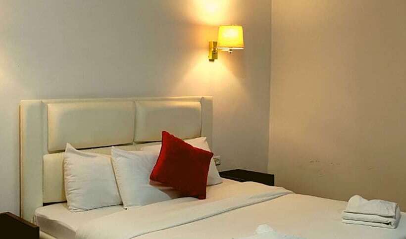 سوییت لوکس, Assaraya