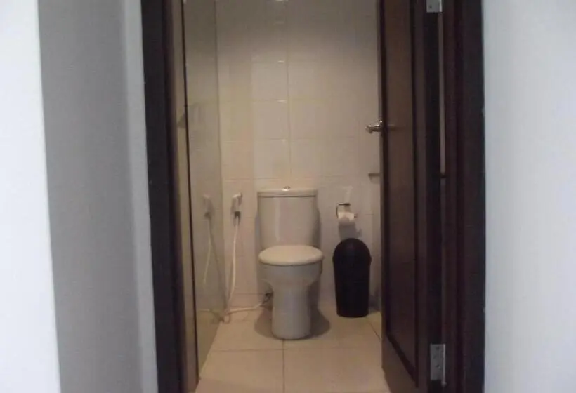 اتاق لوکس, L Bajo