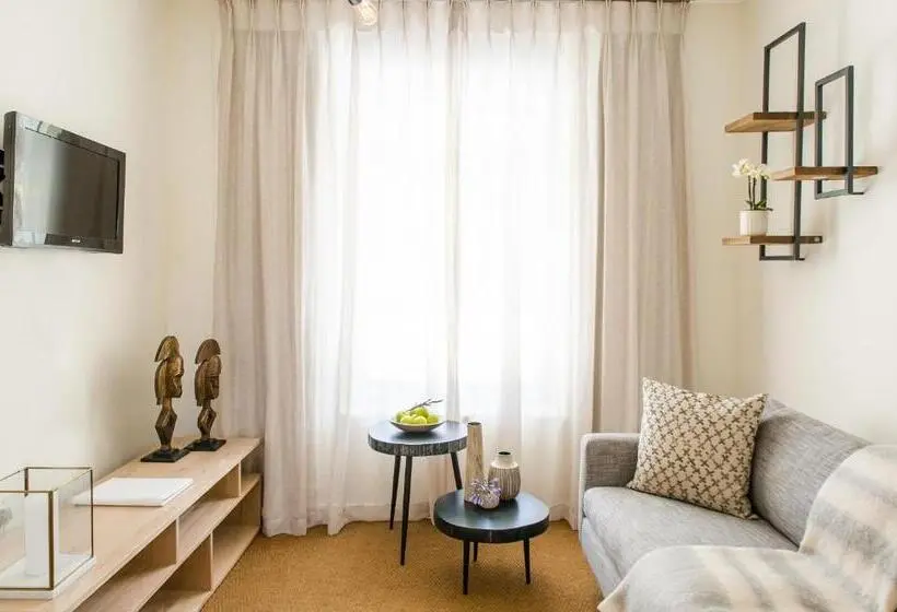 اتاق لوکس با تخت بزرگ, Macaron Boutique Guest House