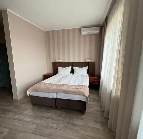 Cameră Deluxe, Pallada