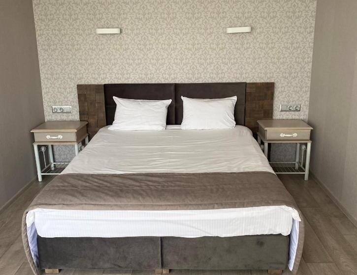 اتاق لوکس, Pallada