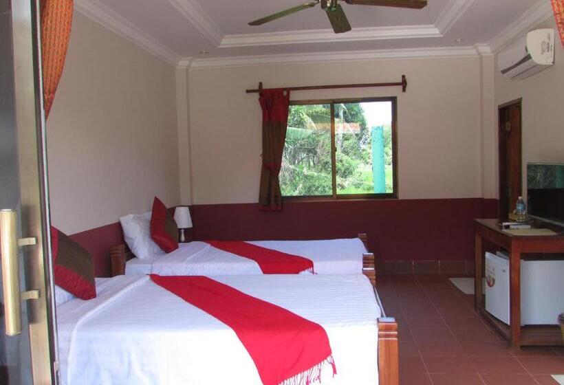 غرفة قياسية مزوَّدة بشُرفة, Phoumrumduol Bungalow