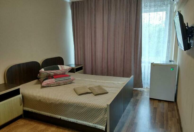 اتاق استاندارد, Prietenia