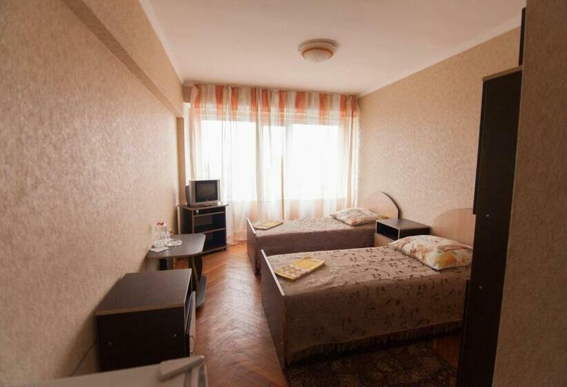 اتاق استاندارد, Prietenia