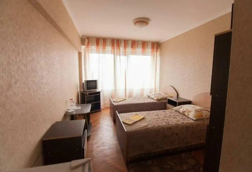 اتاق استاندارد, Prietenia