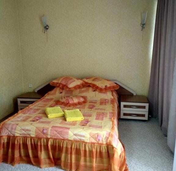 سوییت جونیور, Prietenia