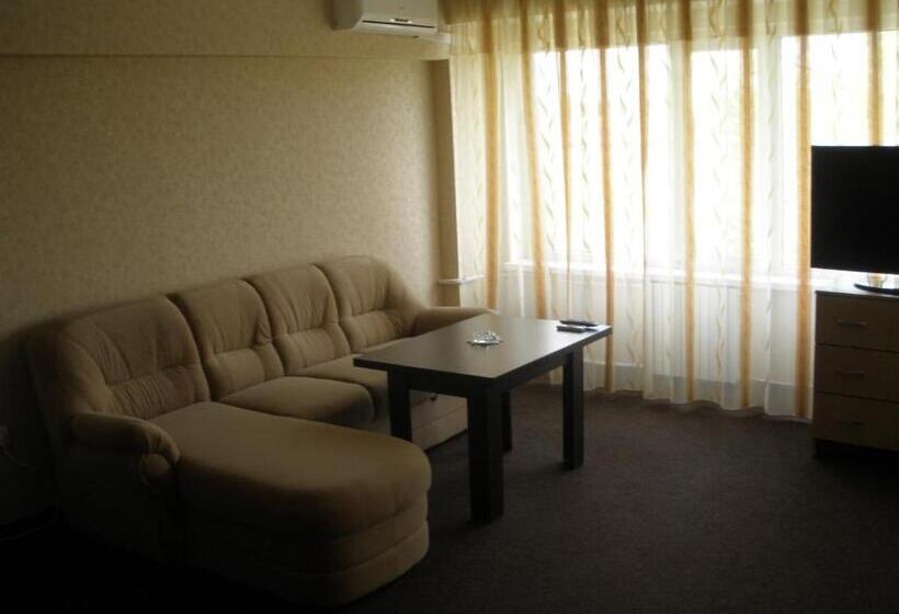 سوییت, Prietenia