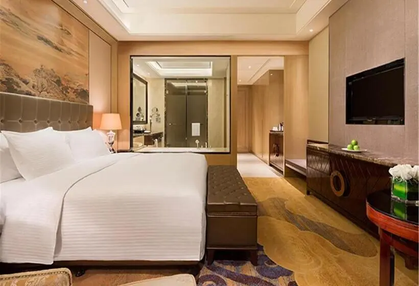 Deluxe room with river view, Wanda Realm Fushun