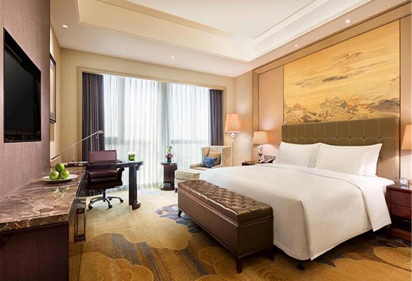 Deluxe room with river view, Wanda Realm Fushun